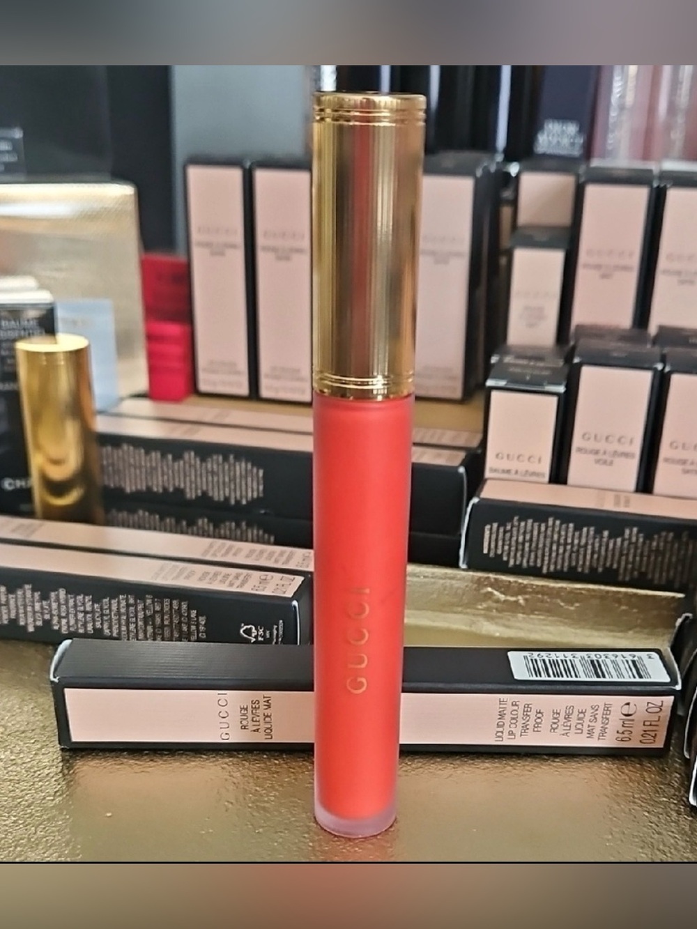 Gucci Vibrant Liquid Lipstick In Lizzie Tiger